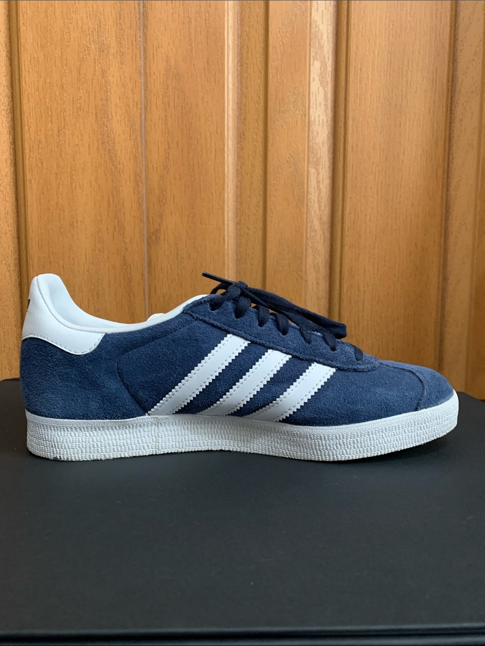 Adidas Gazelle navy blue and white shoes size 6 - Picture 4 of 9